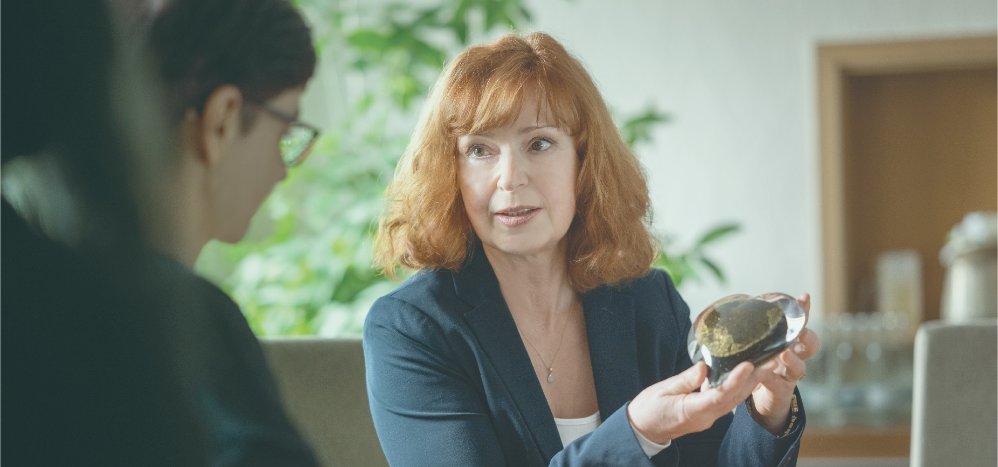 Dame ber&auml;t im Trauergespr&auml;ch - Zehner Meiningen